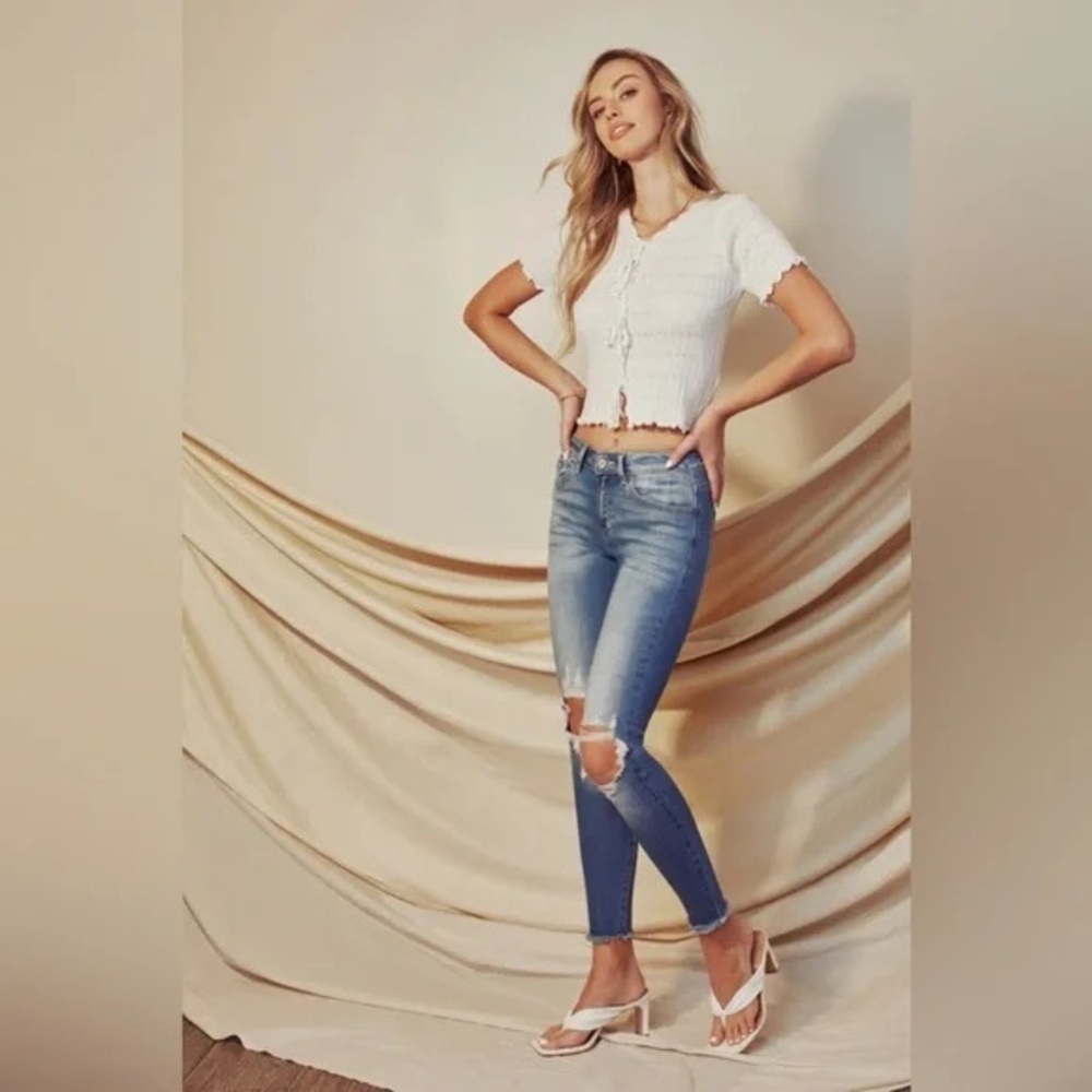 KanCan Cassandra‎ Mid Rise Super Skinny Jeans Womens SZ 24 Distressed Knee Denim